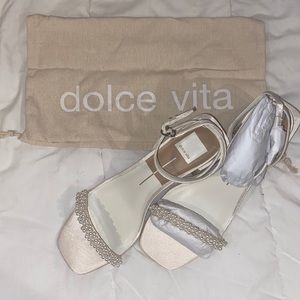 BRAND NEW Dolce Vita Zalima heels in color Vanilla - size 9.5